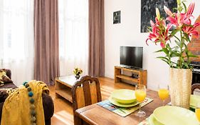 Old Town Brigue Apartment By Otium
